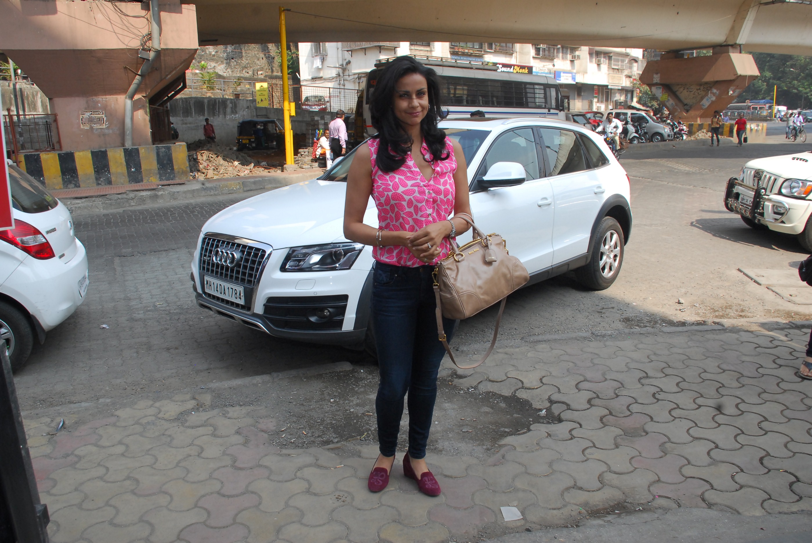 Gul Panag Launch Electric Car Reva E2O