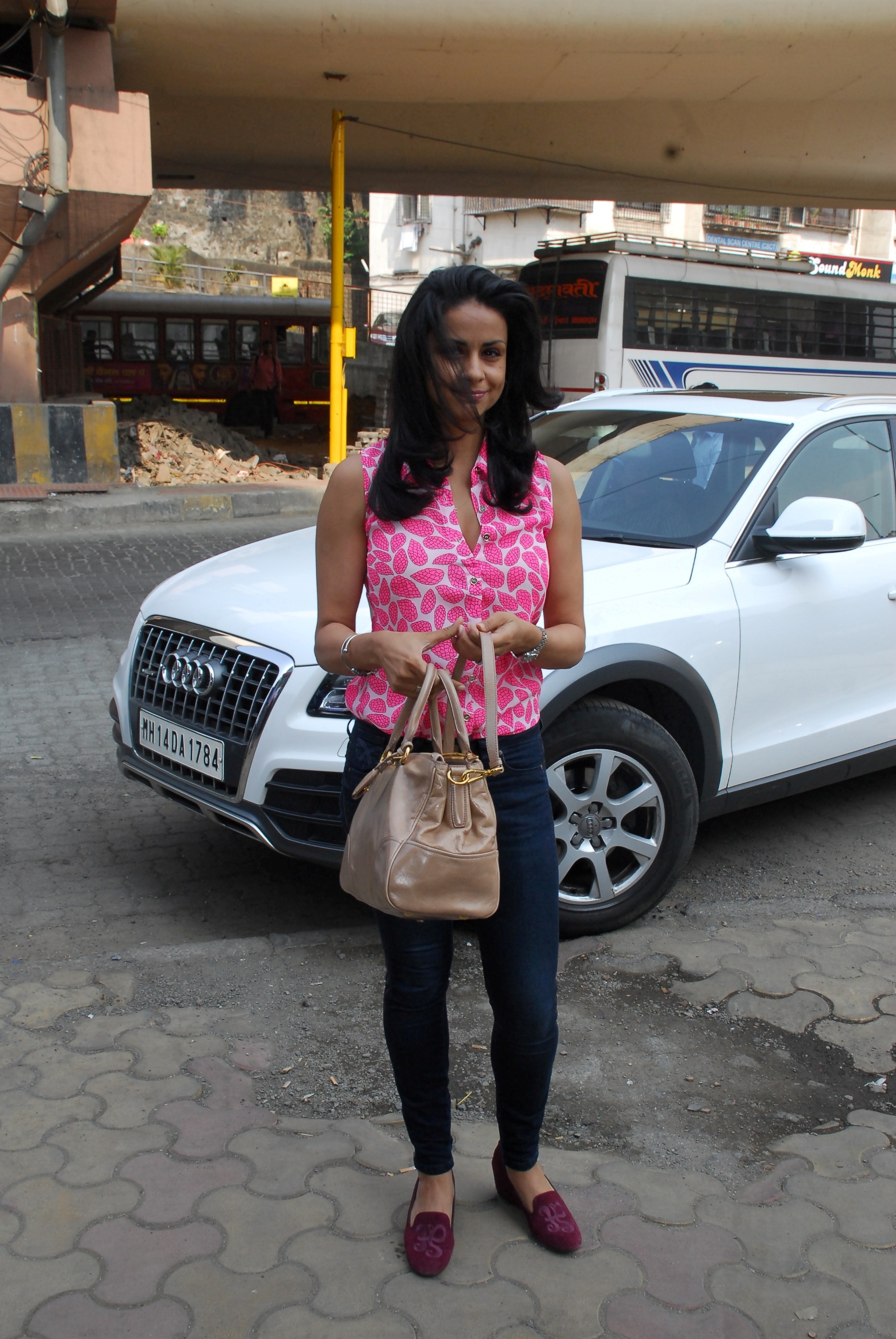 Gul Panag Launch Electric Car Reva E2O