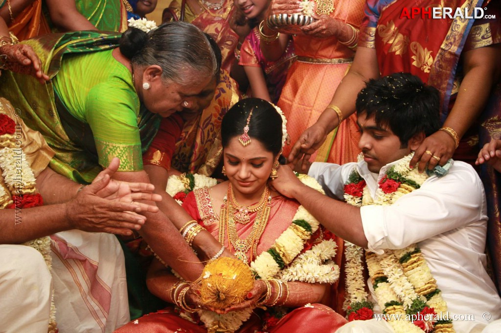 GV Prakash Kumar and Saindhavi Wedding Photos