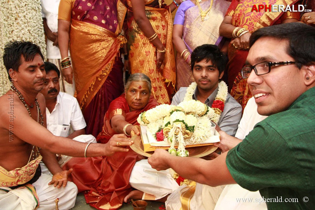 GV Prakash Kumar and Saindhavi Wedding Photos