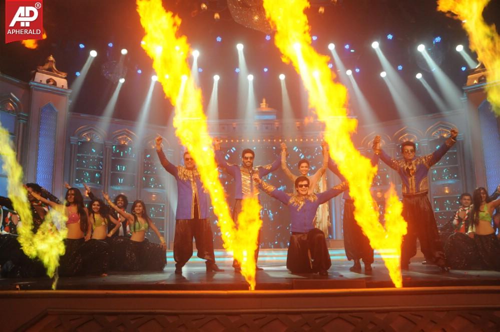 Shah Rukh Khan Happy New Year Movie Audio Launch