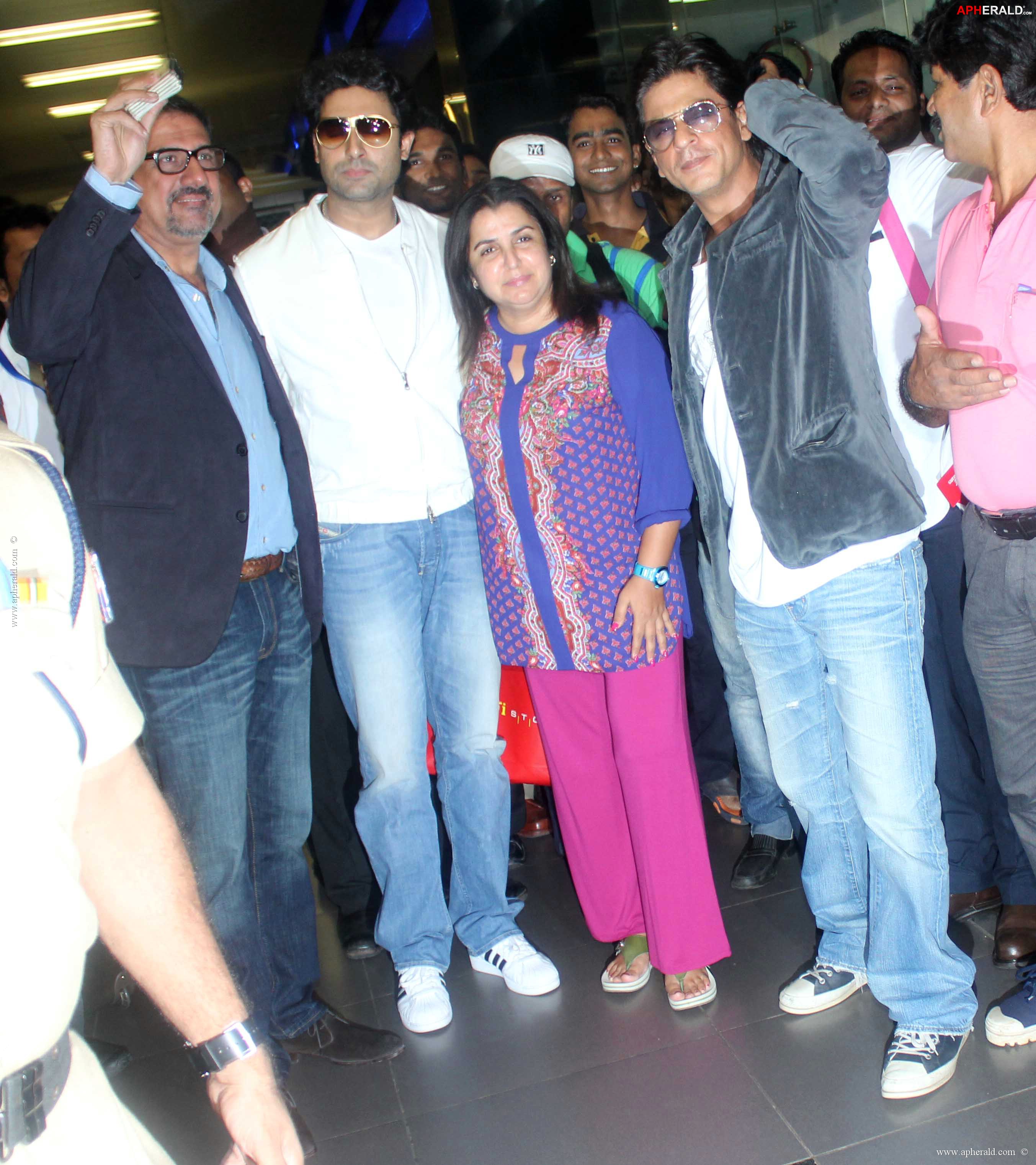 Happy New Year Team Snapped At Airport