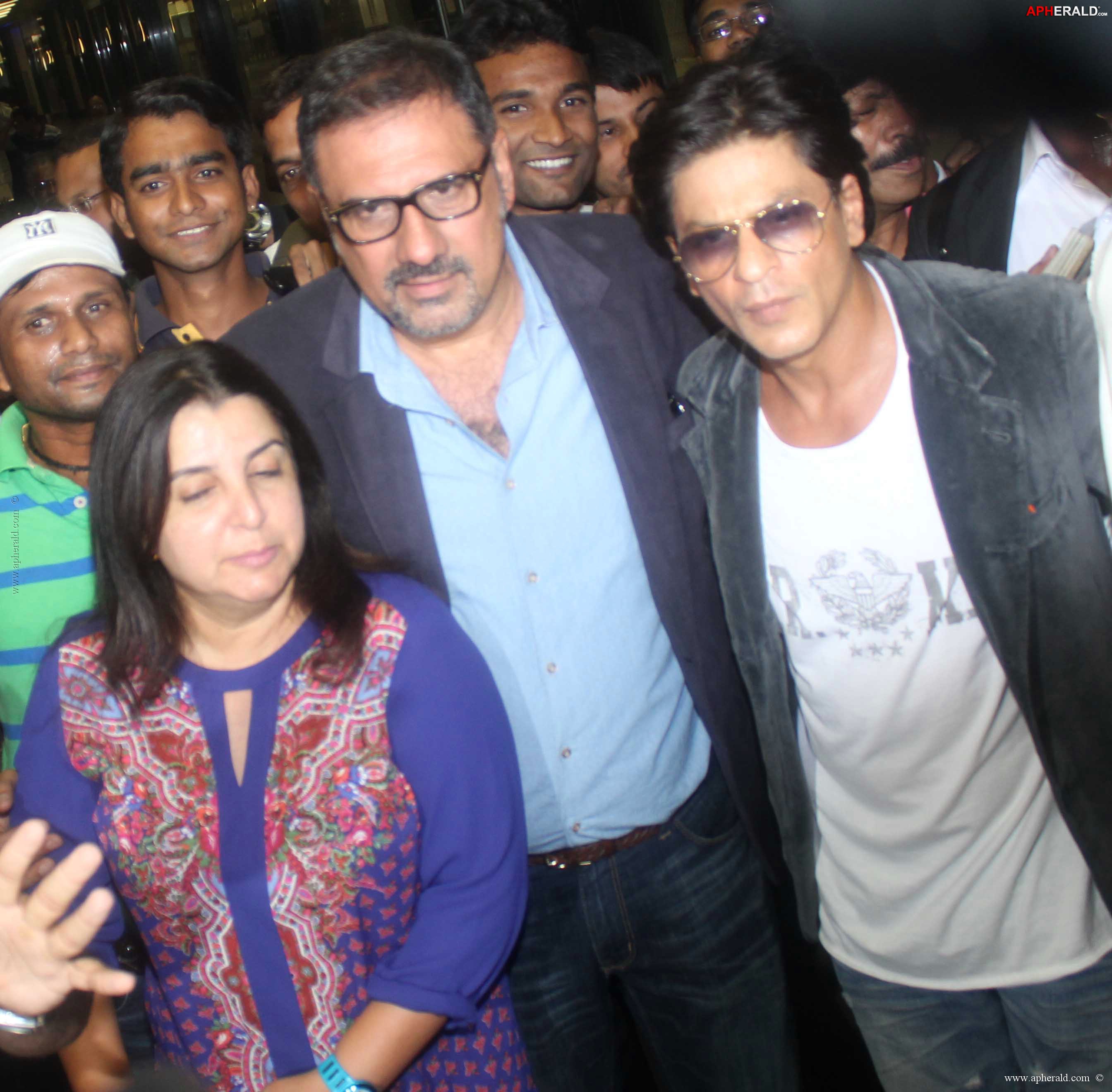 Happy New Year Team Snapped At Airport