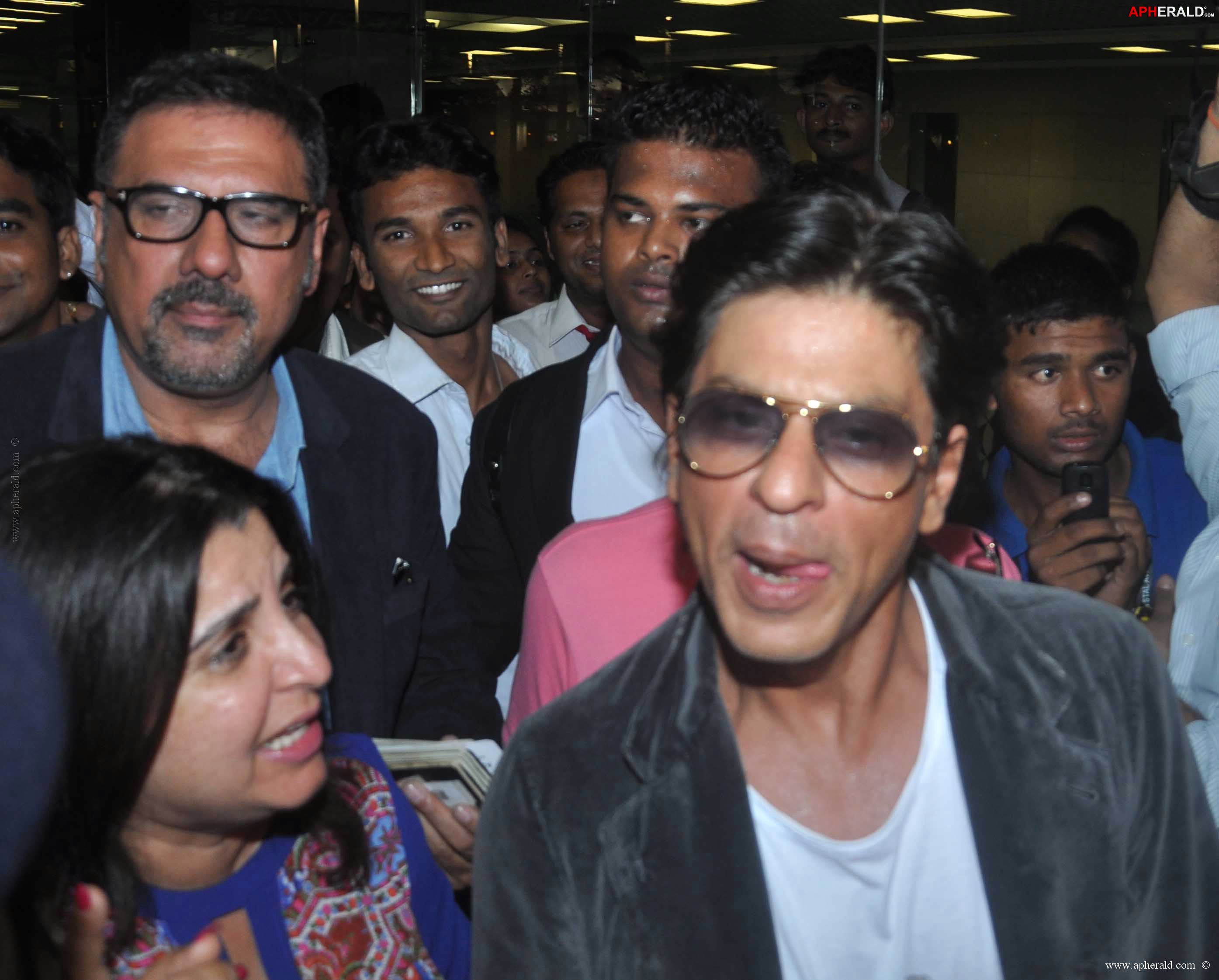 Happy New Year Team Snapped At Airport