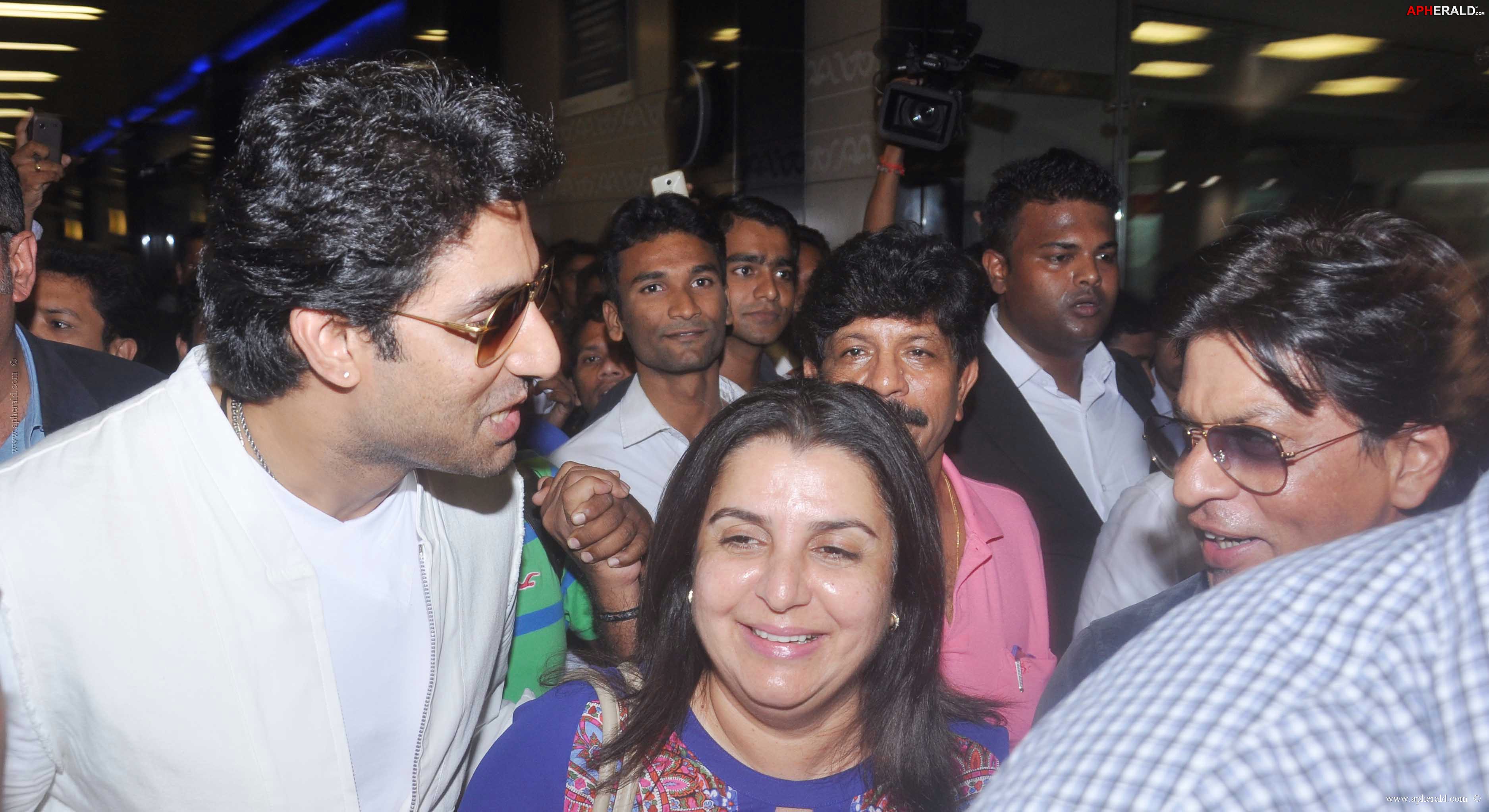 Happy New Year Team Snapped At Airport