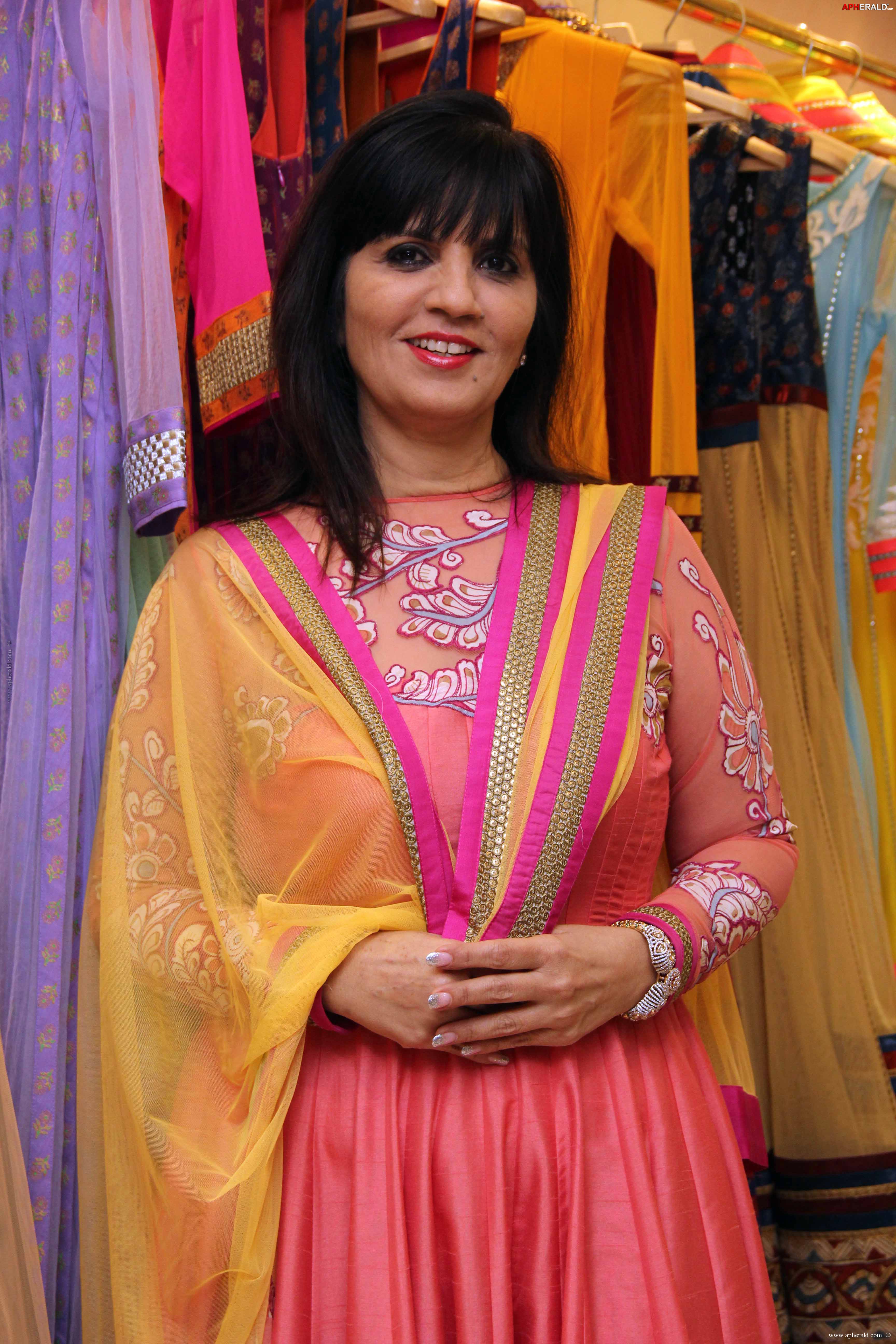 Hema Malini At Neeta Lulla's Flagship Store