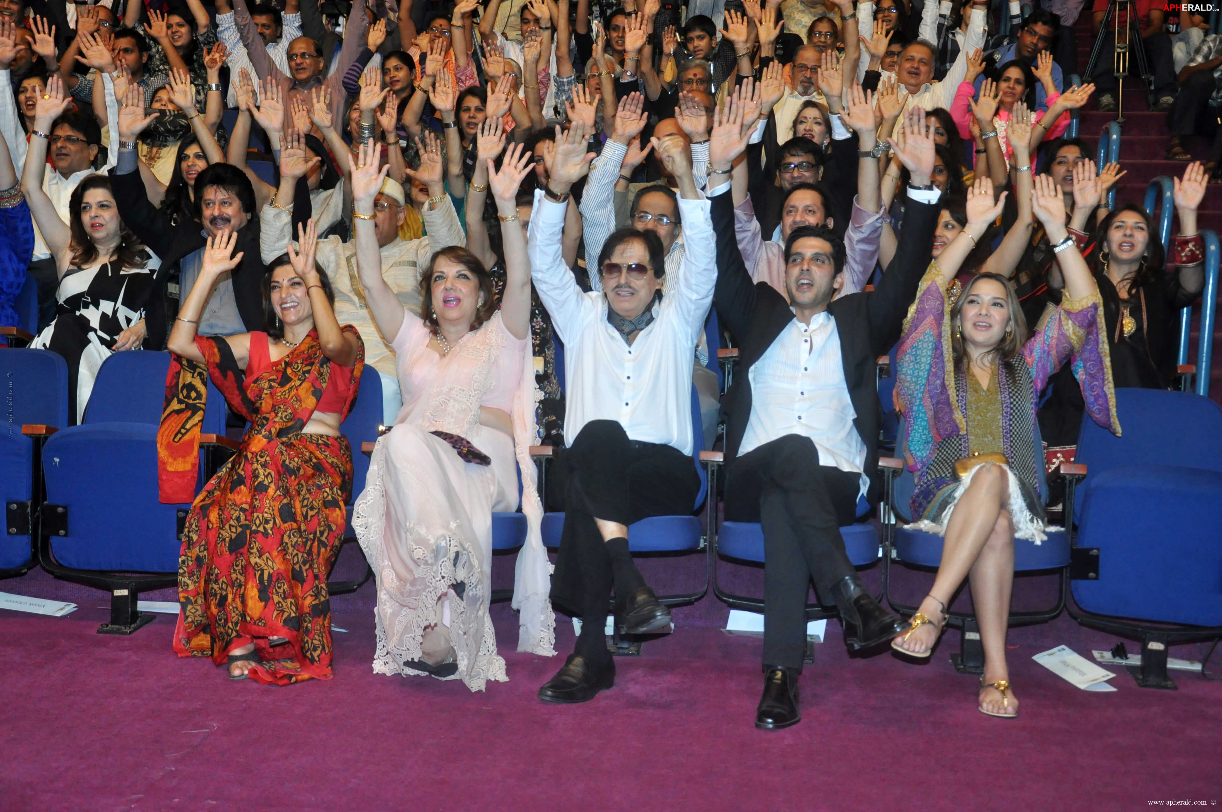 Hrithik Roshan at 8th Positive Health Awards 