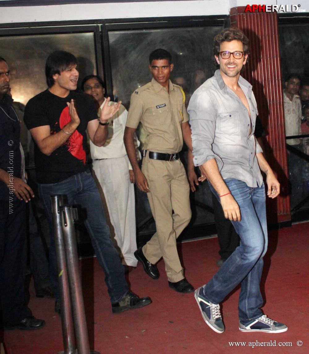 Hrithik and Vivek Oberoi Promote Krrish 3