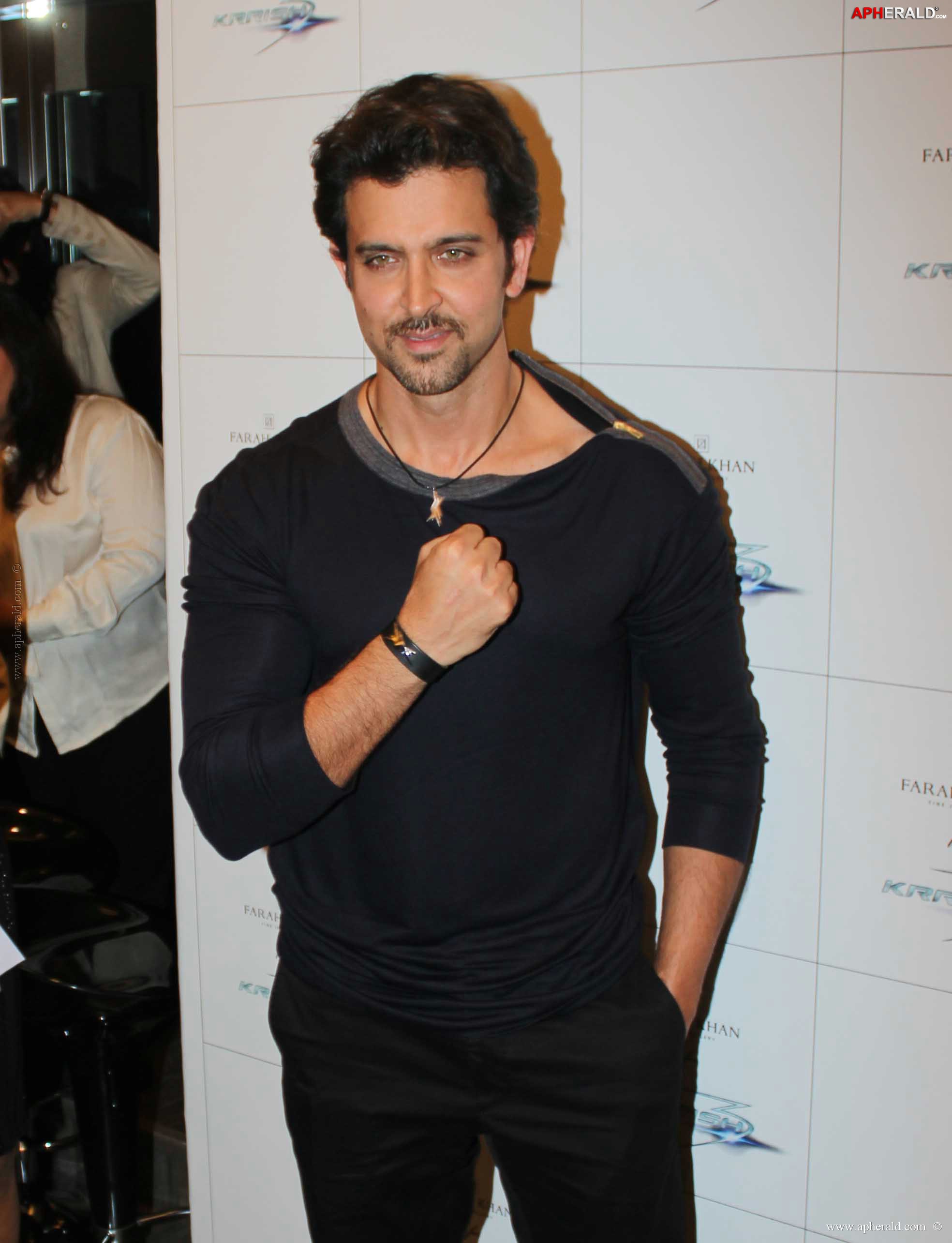 Hrithik Roshan Launch 'Krrish 3' Jewellery