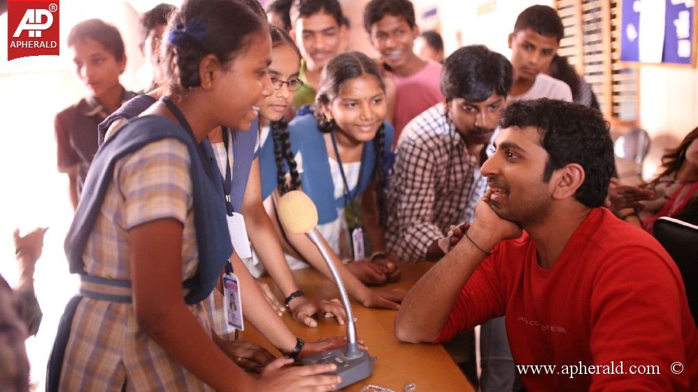 Hrudayam Ekkadunnadi Team College Tour