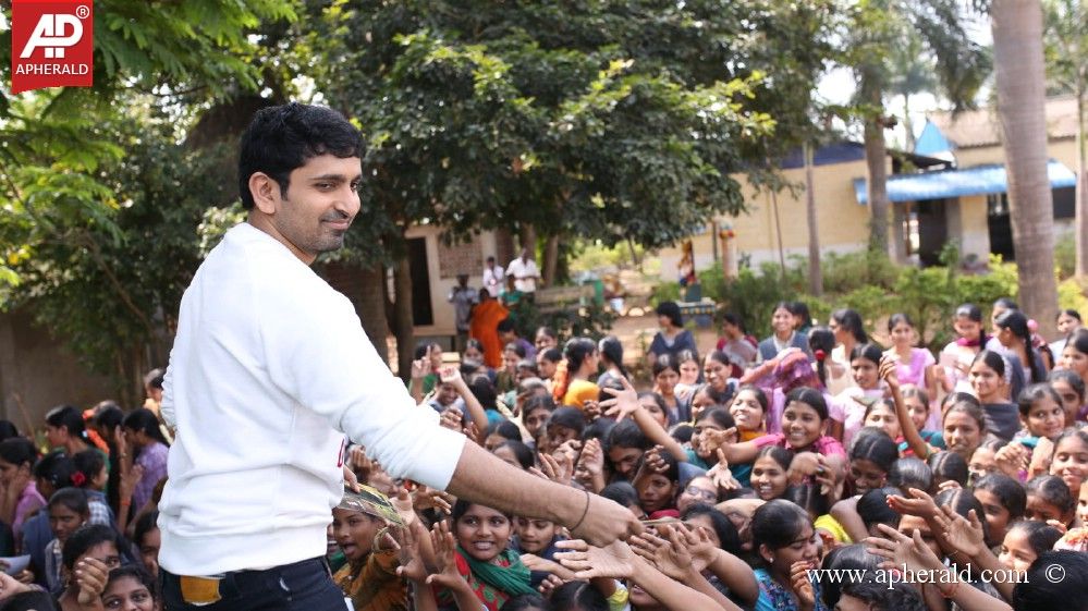 Hrudayam Ekkadunnadi Team College Tour