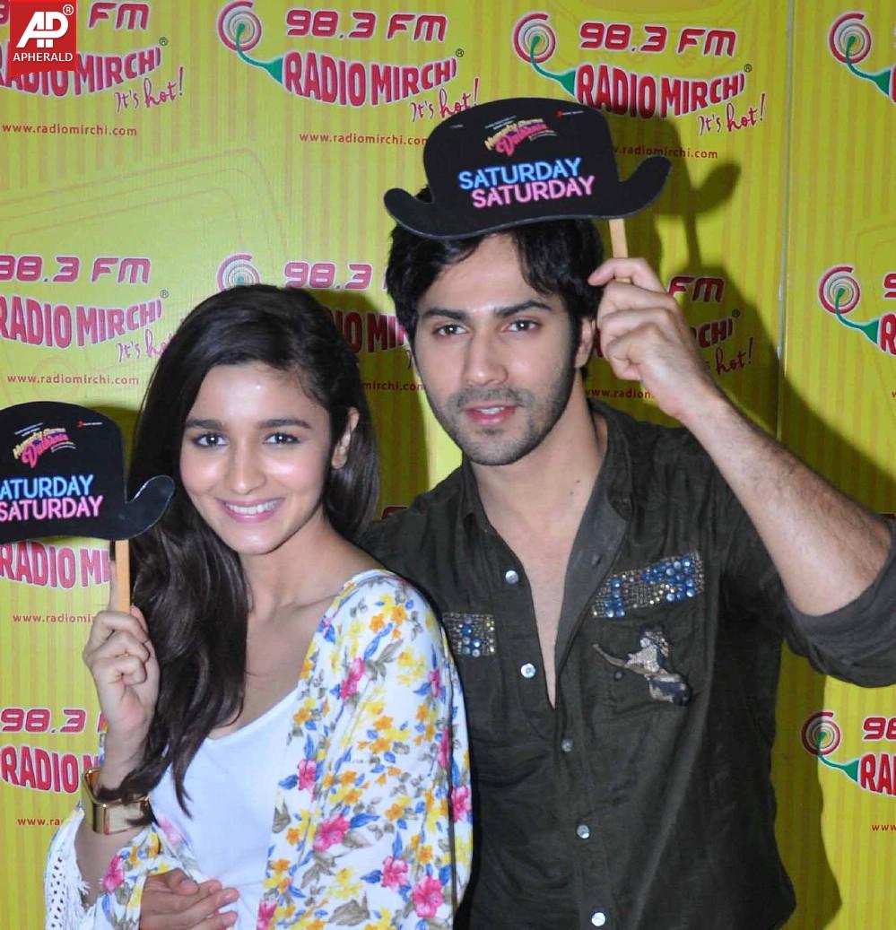 Humpty Sharma Ki Dhulhania Movie Team At Radio Mirchi 98.3