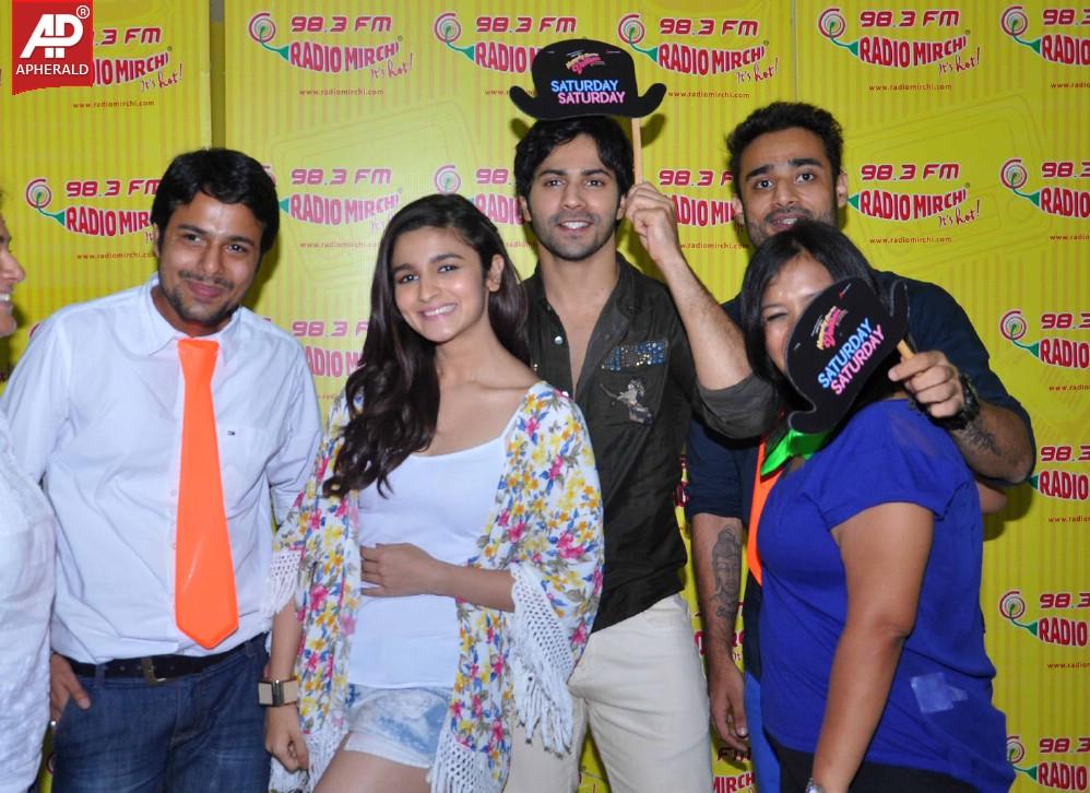 Humpty Sharma Ki Dhulhania Movie Team At Radio Mirchi 98.3