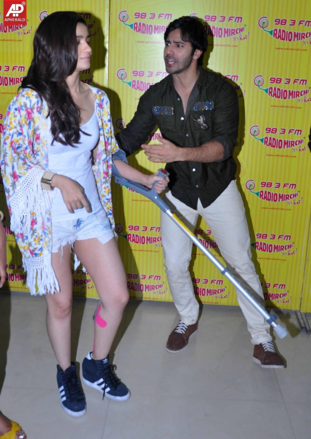 Humpty Sharma Ki Dhulhania Movie Team At Radio Mirchi 98.3