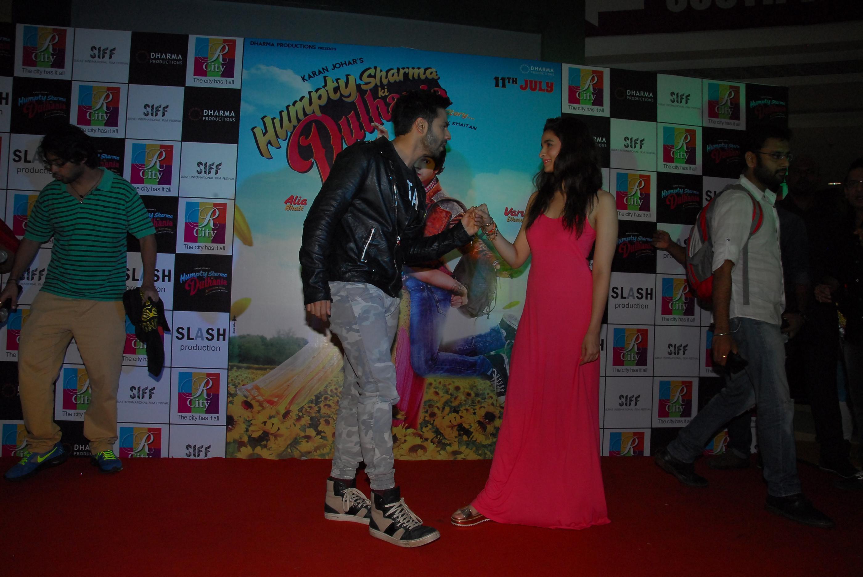 Humpty Sharma Ki Dulhania Movie Promotion At R City Mall