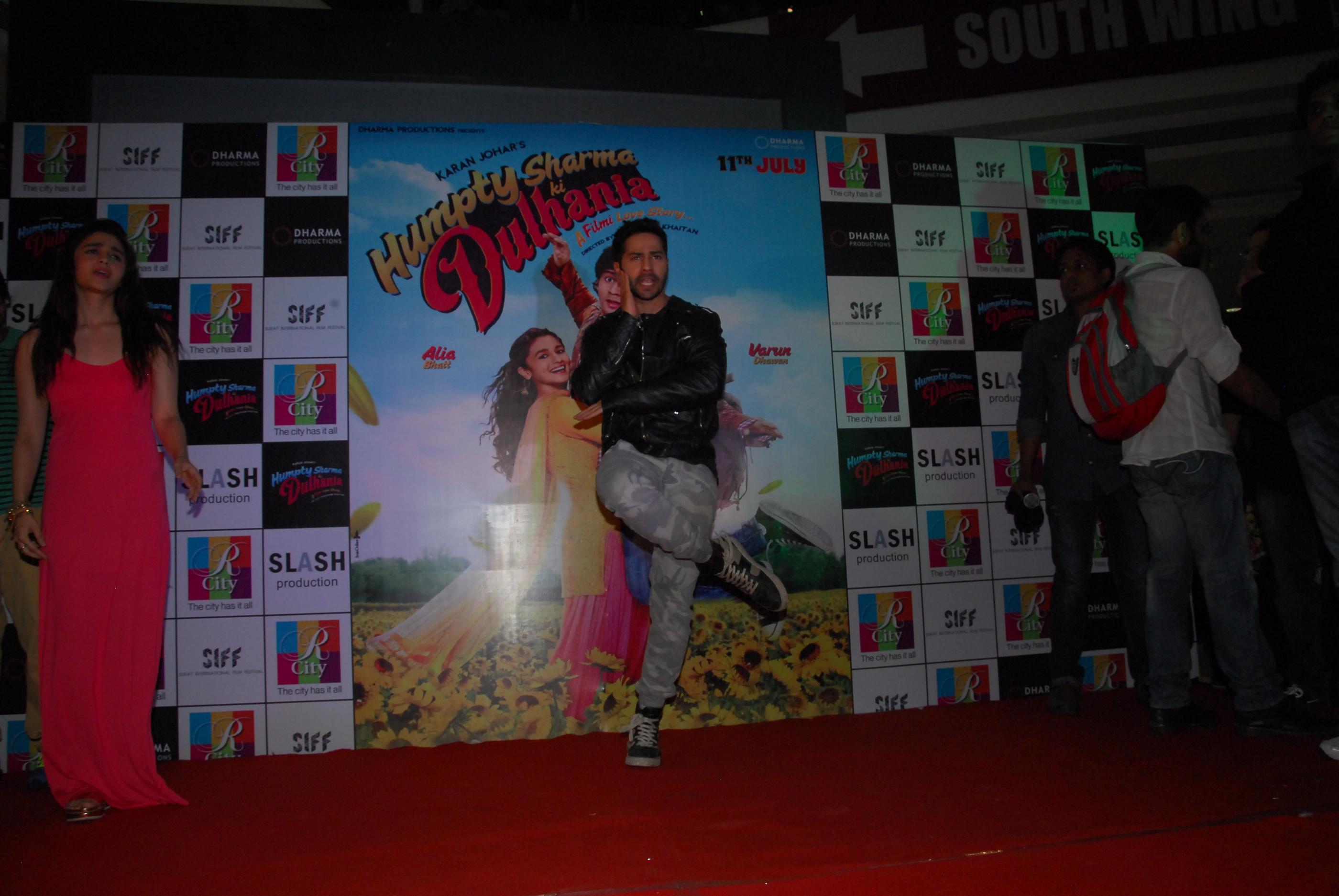 Humpty Sharma Ki Dulhania Movie Promotion At R City Mall