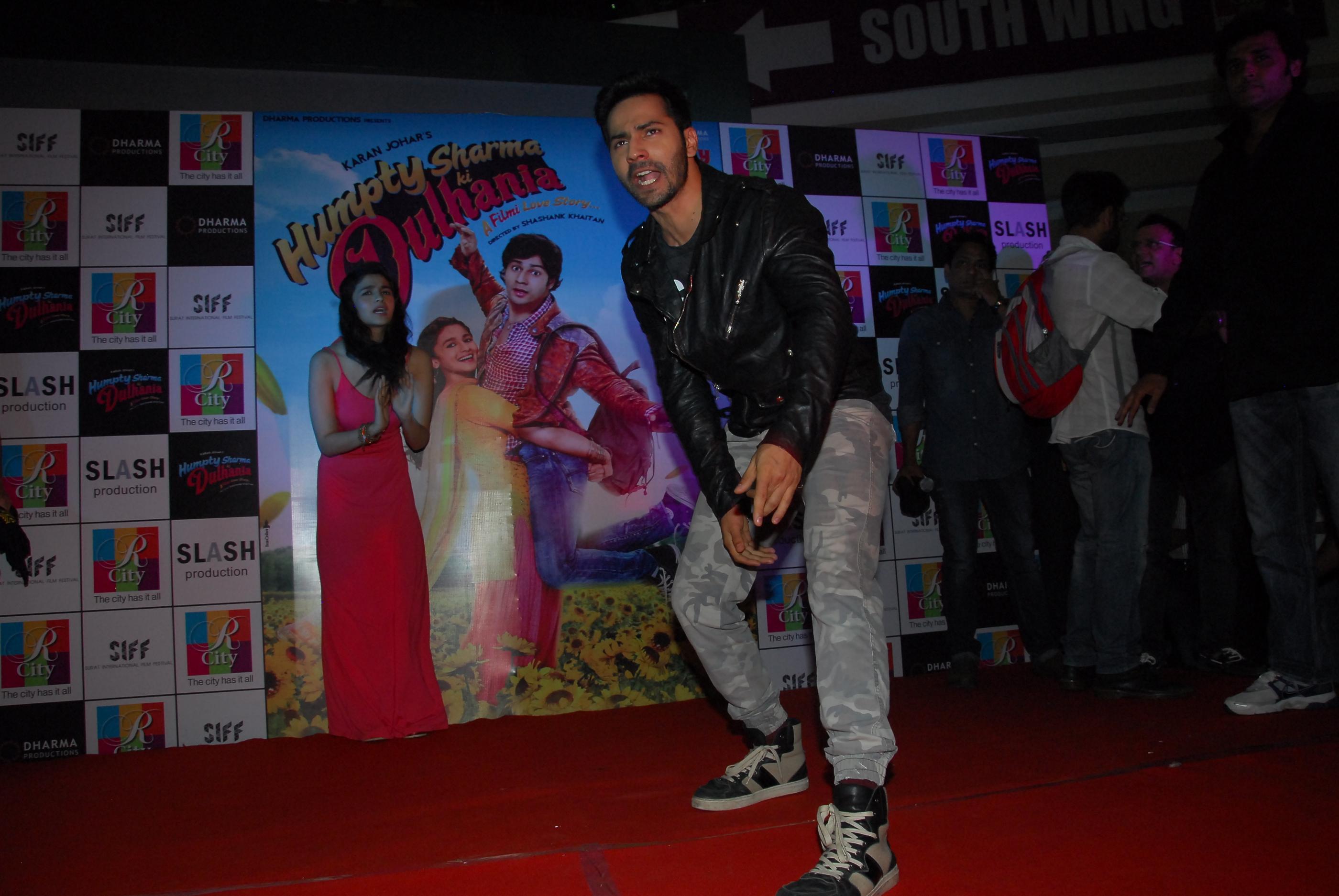 Humpty Sharma Ki Dulhania Movie Promotion At R City Mall