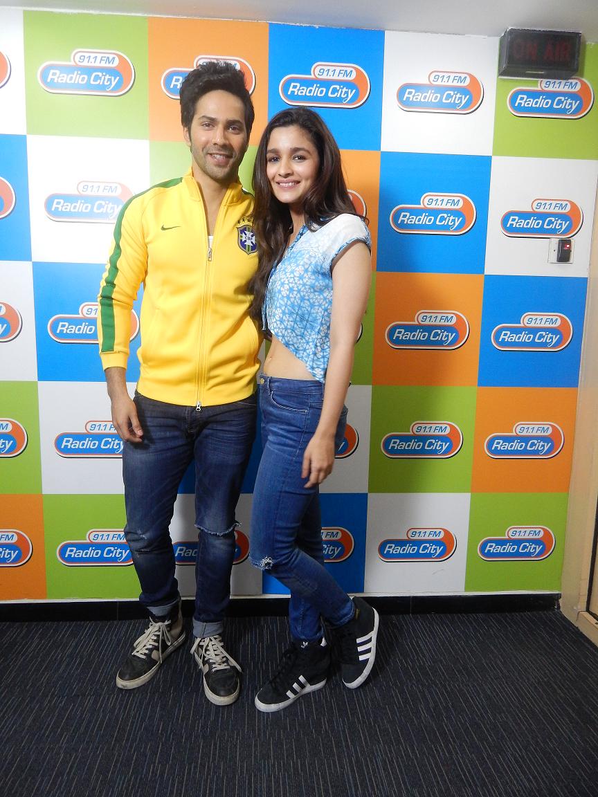 Humpty Sharma Ki Dulhania Movie Team At Radio City FM