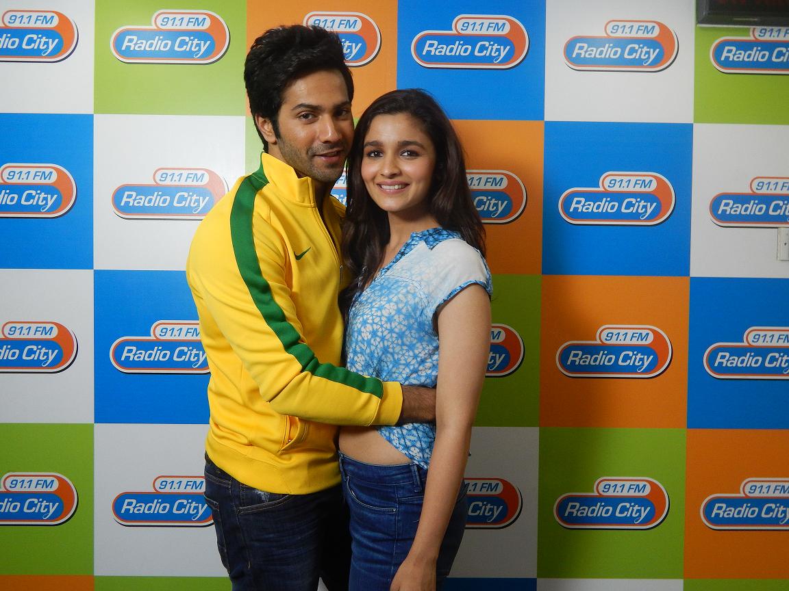 Humpty Sharma Ki Dulhania Movie Team At Radio City FM