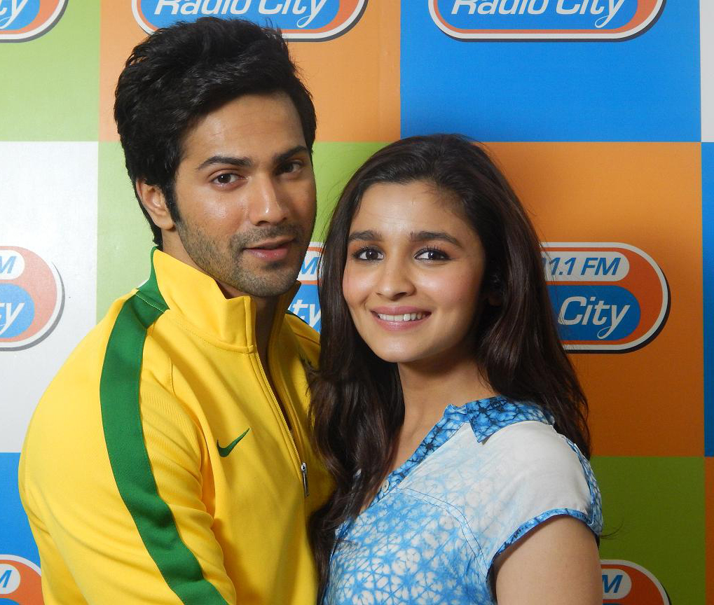 Humpty Sharma Ki Dulhania Movie Team At Radio City FM