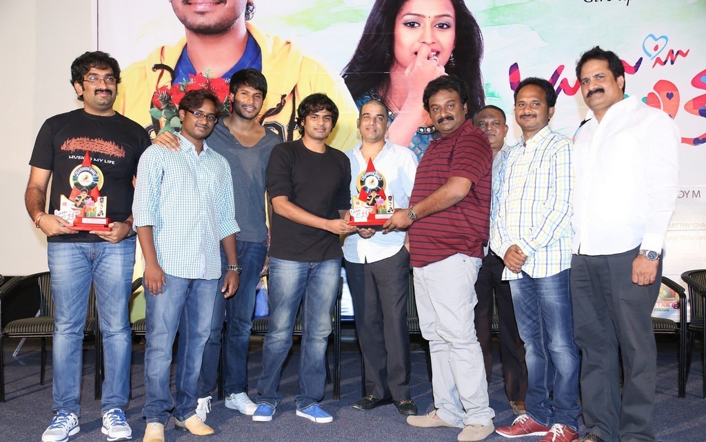 I am in Love Movie Platinum Disc Function