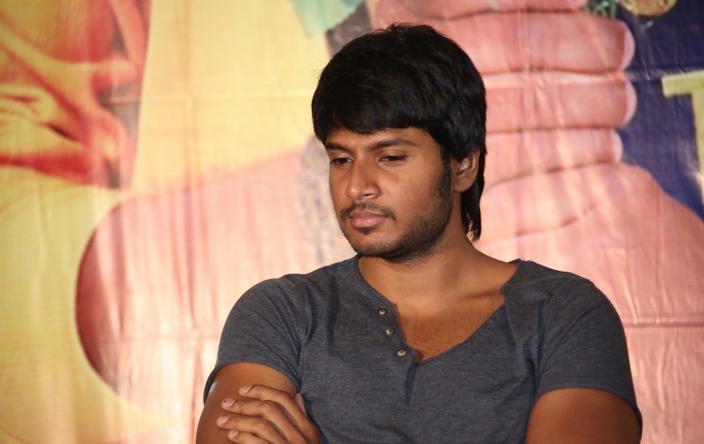 I am in Love Movie Platinum Disc Function