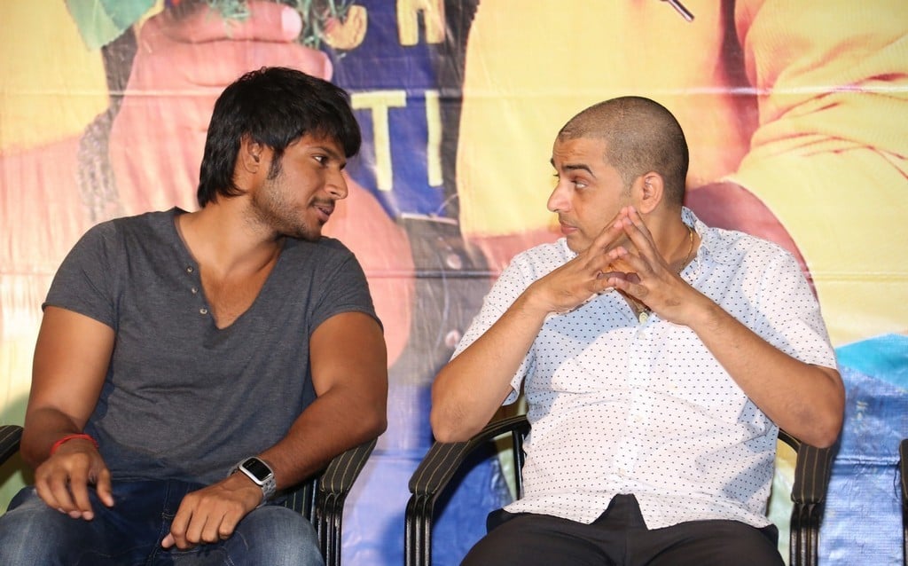 I am in Love Movie Platinum Disc Function