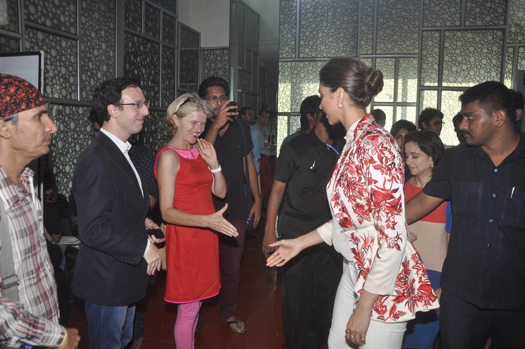 Imran Khan and Deepika Padukone at 16th Mumbai Film Festival