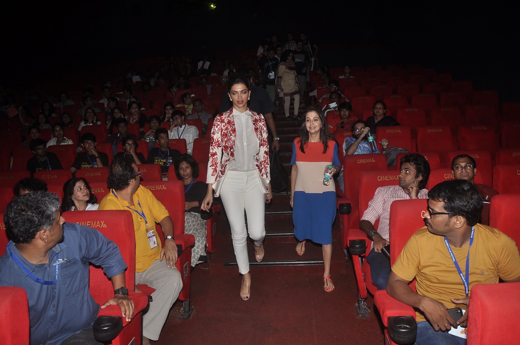 Imran Khan and Deepika Padukone at 16th Mumbai Film Festival