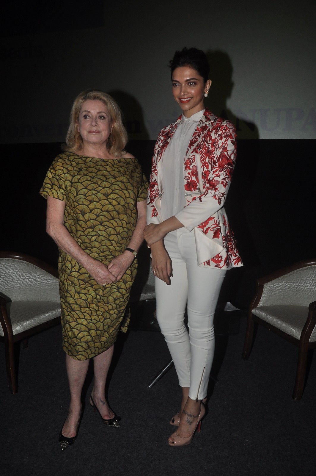 Imran Khan and Deepika Padukone at 16th Mumbai Film Festival