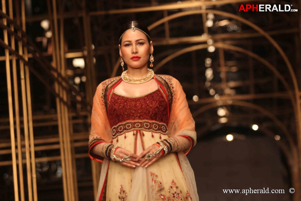 Indian Bridal Fashion Week 2013
