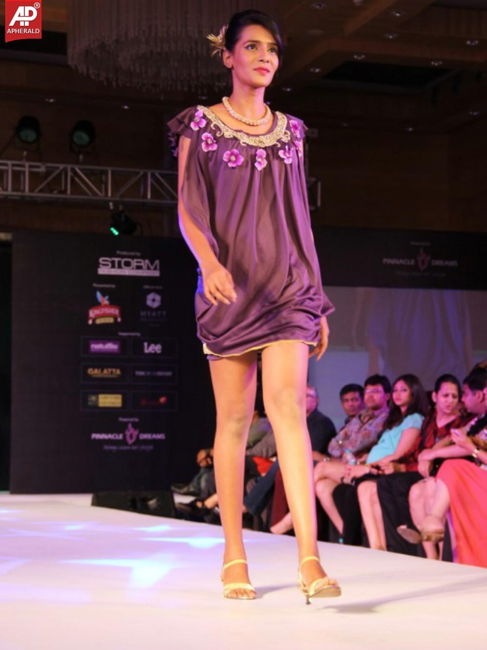 Indian Models Ramp Walk at CIFW Day Photos