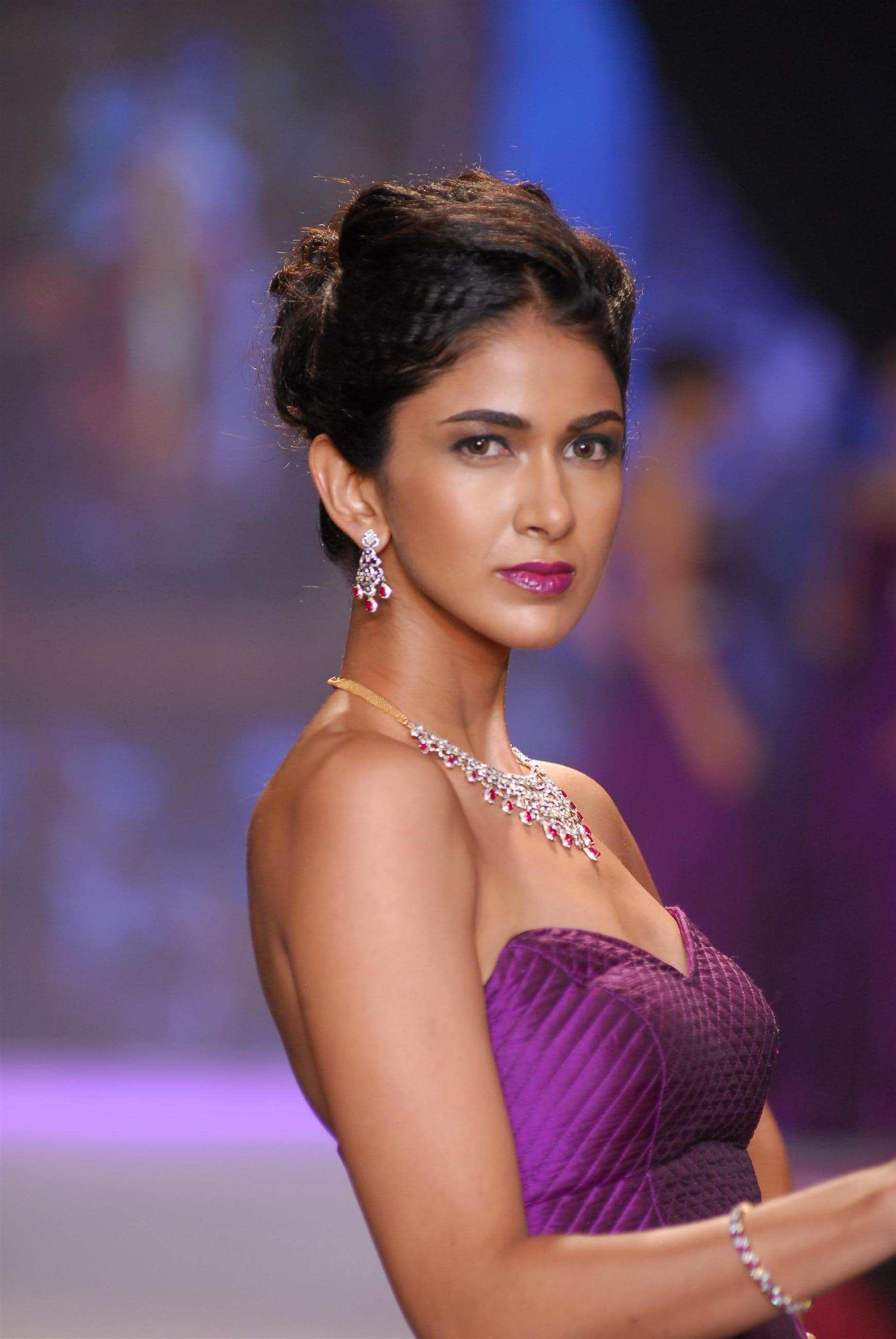 Stars Ramp Walk At India International Jewellery Week 2014 Day 2