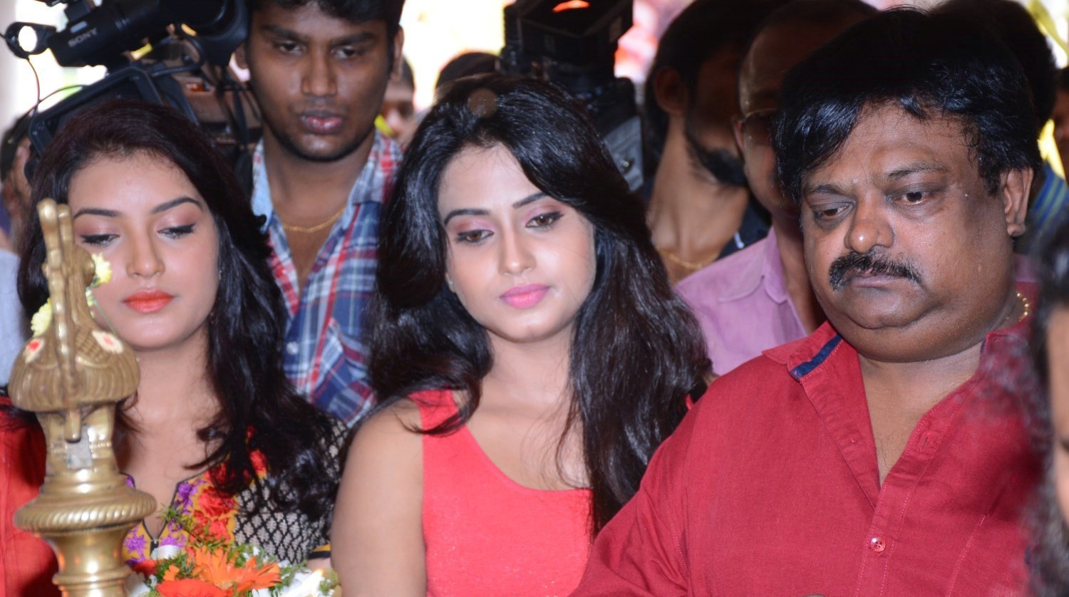 Jeyikkira Kudhira Movie Launch Stills