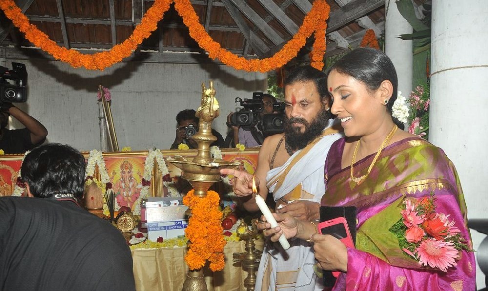 Jeyikkira Kudhira Movie Launch Stills