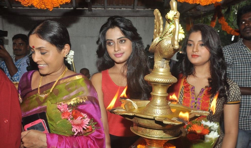 Jeyikkira Kudhira Movie Launch Stills