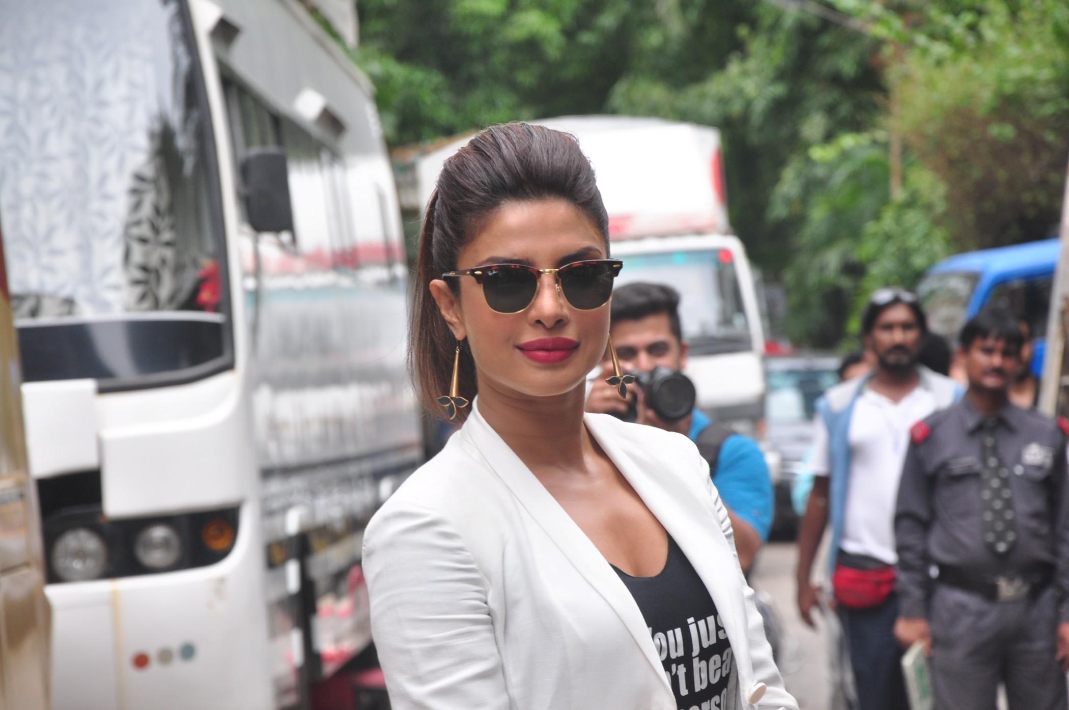 Priyanka Chopra At Jhalak Dikhhla Jaa 7 For Mary Kom Promotion