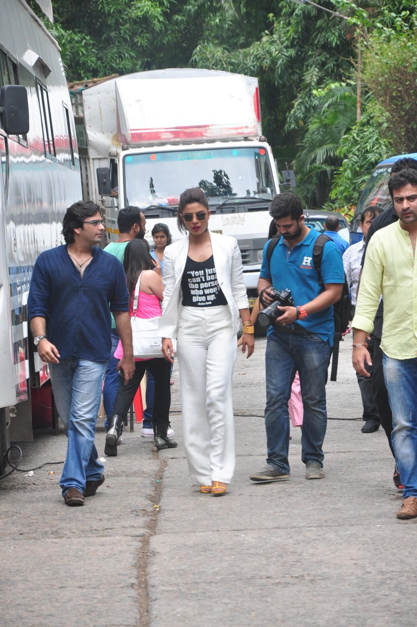 Priyanka Chopra At Jhalak Dikhhla Jaa 7 For Mary Kom Promotion