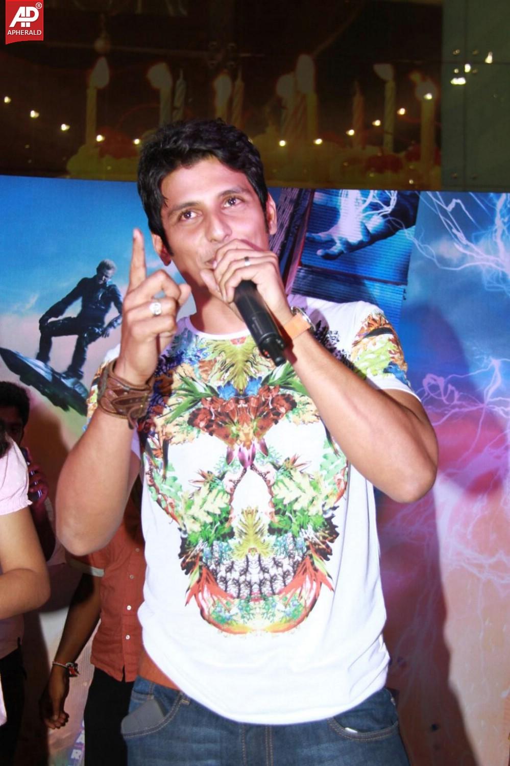 Jiiva Unveils Spiderman at Forum Mall