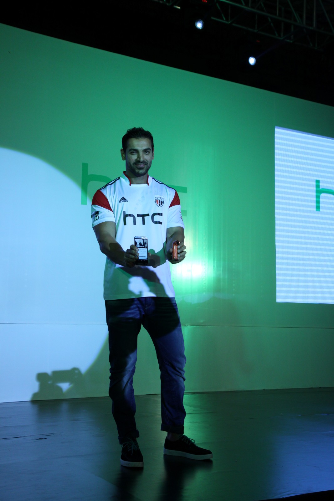 John Abraham Launch HTC Desire Eye Mobile