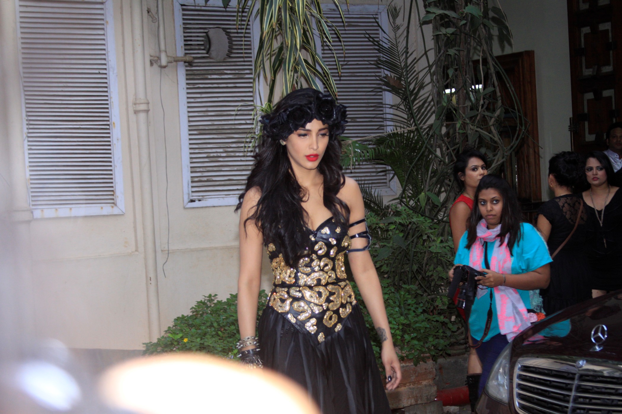 John Abraham Shruthi Hassan on sets