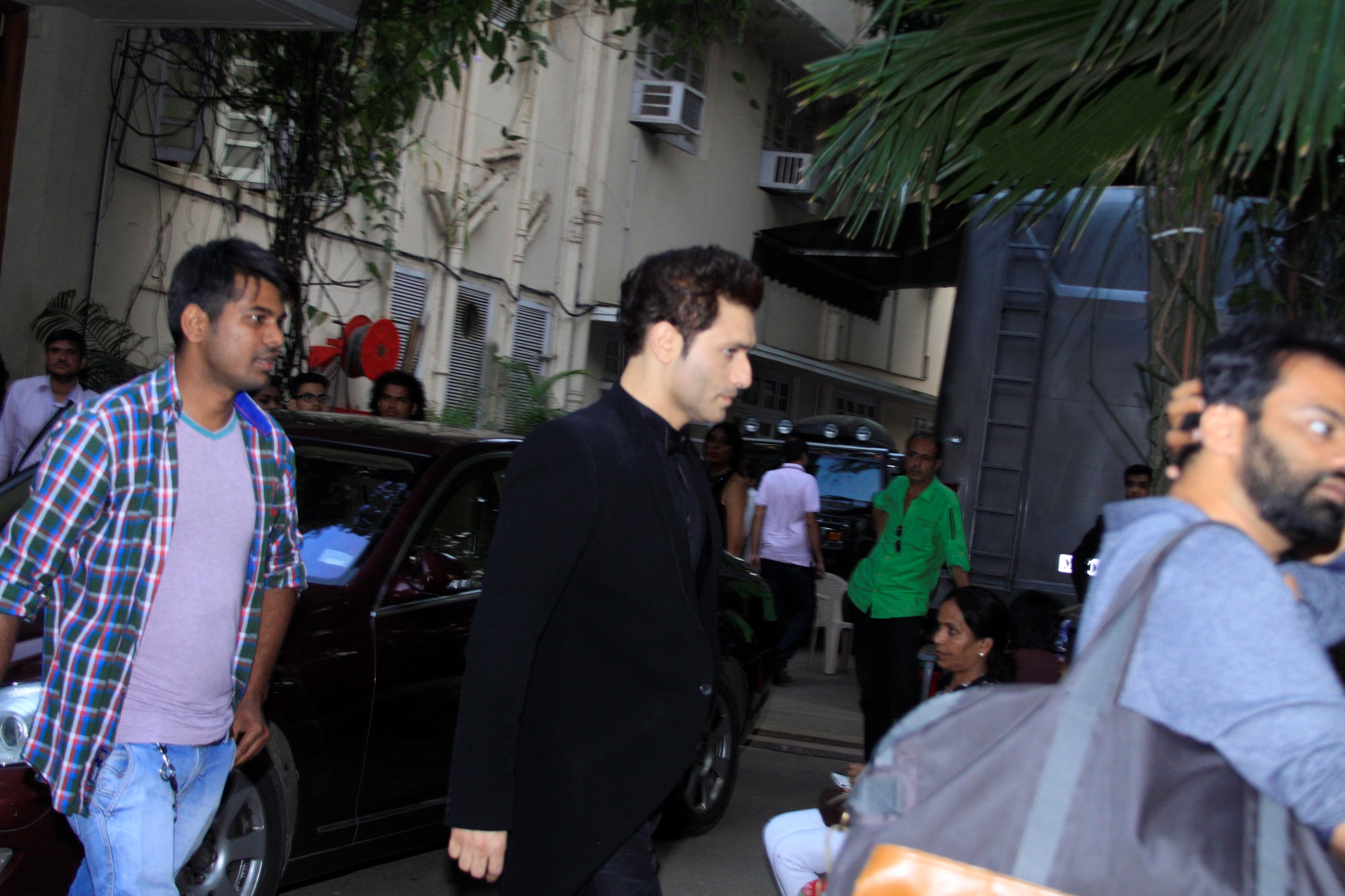 John Abraham Shruthi Hassan on sets