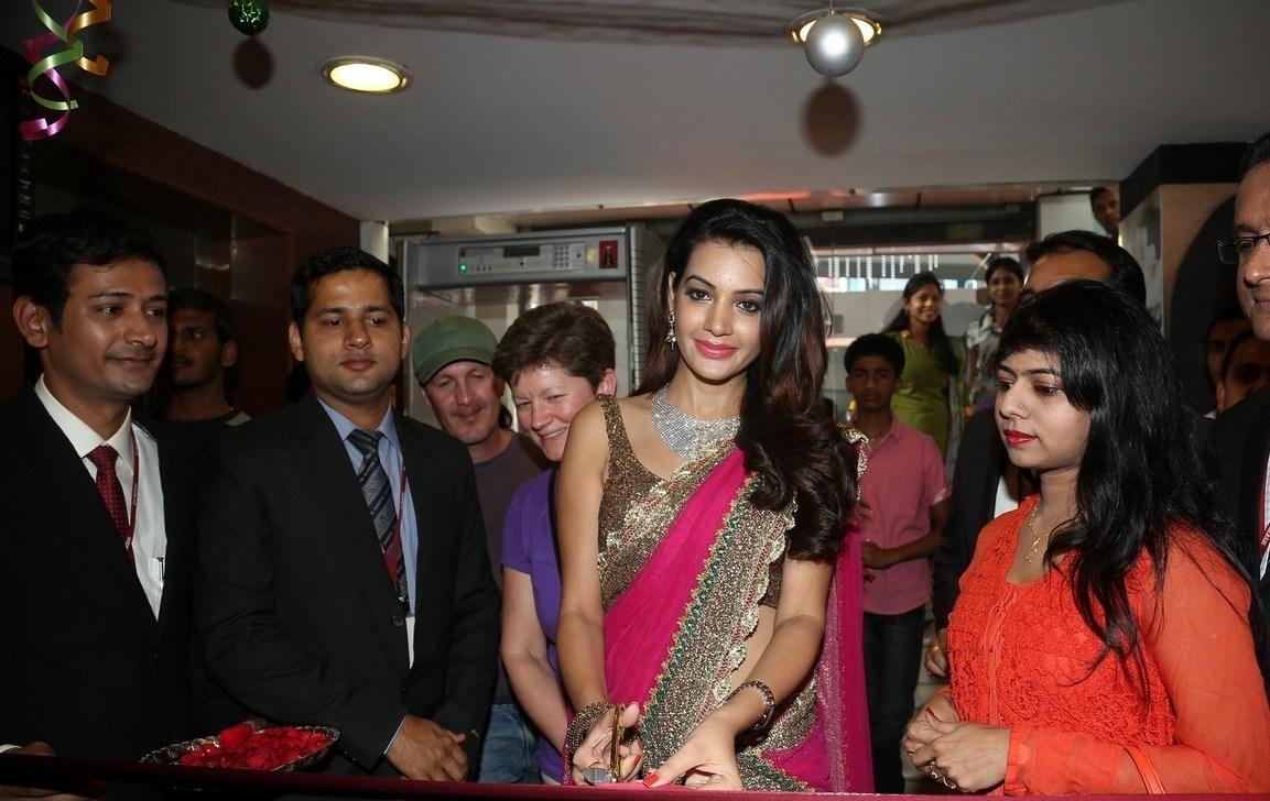 Joyalukkas International Jewellery Show Photos