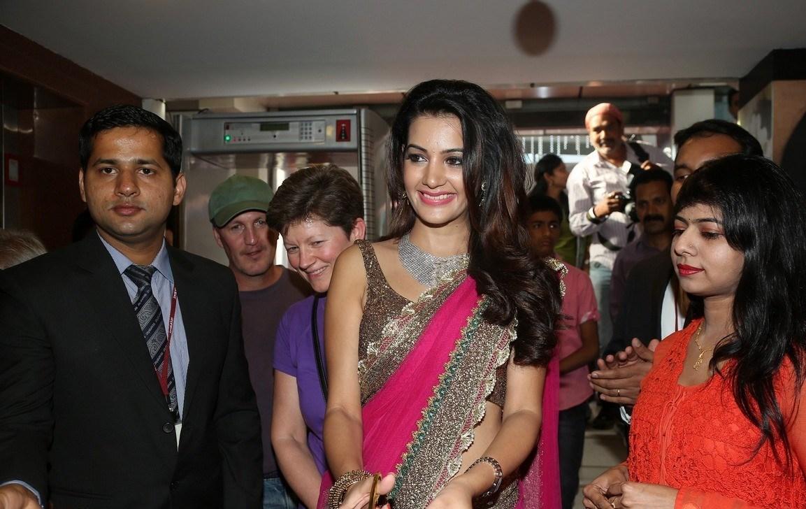 Joyalukkas International Jewellery Show Photos