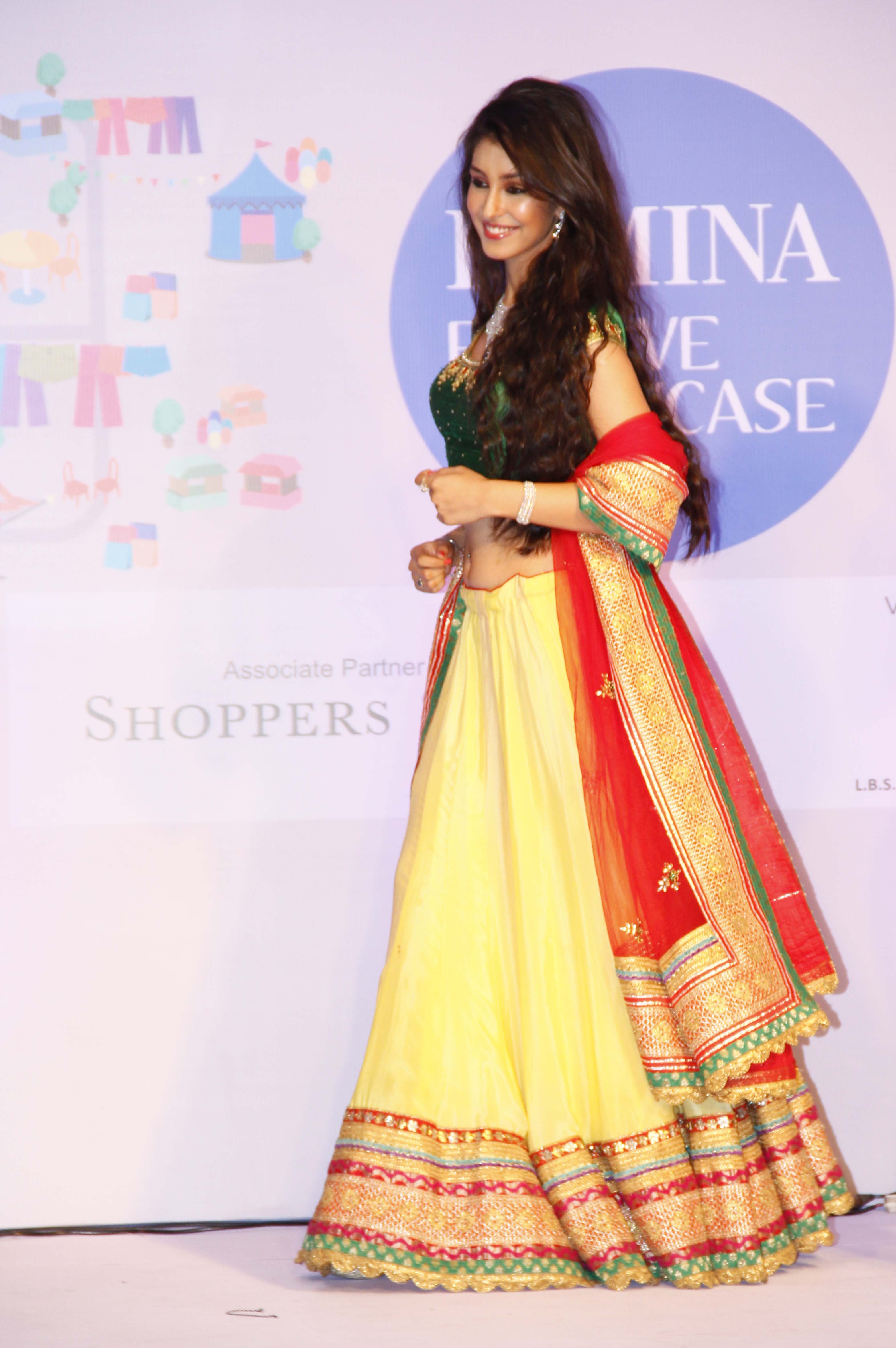 Kainaat Arora at Femina Festive Showcase 2013  