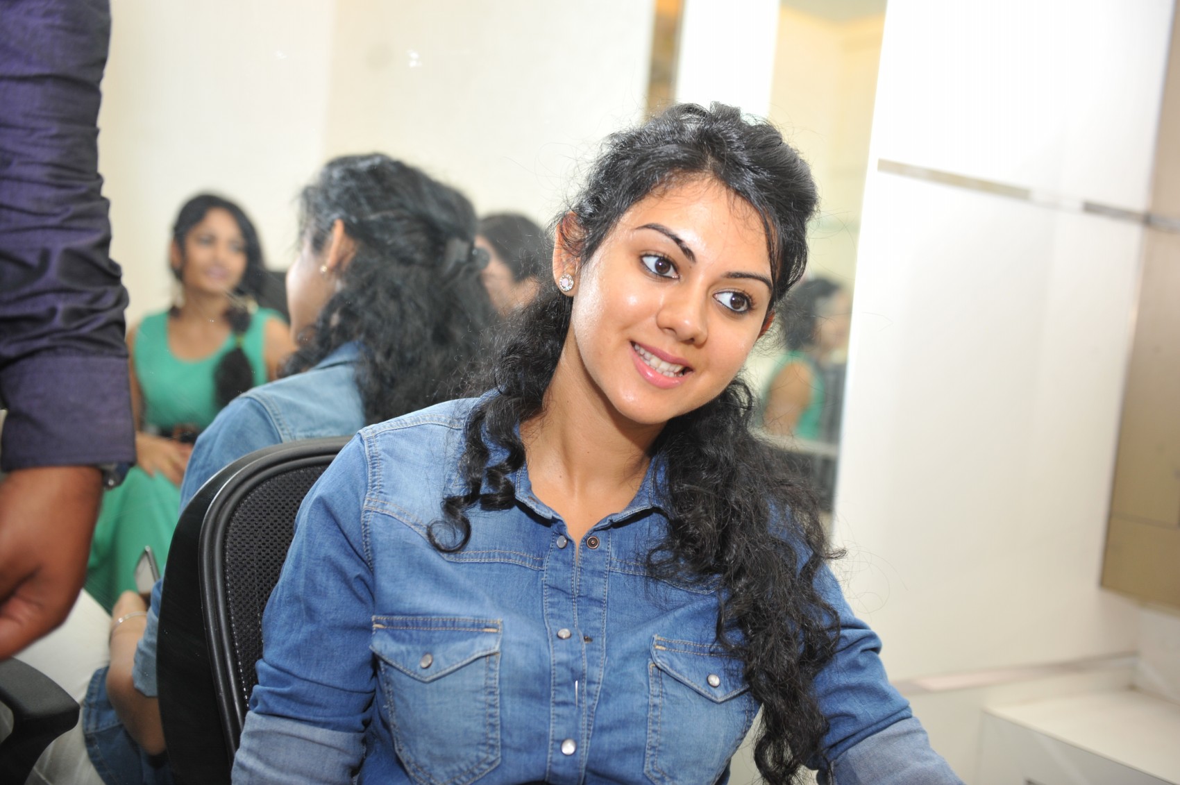 Kamna Jethamalani ,Madhavi Latha Launches Naturals Salon