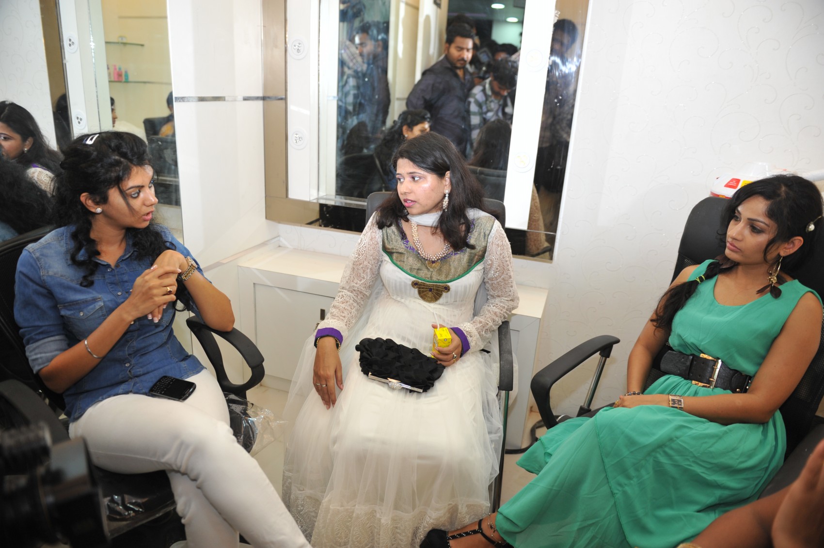 Kamna Jethamalani ,Madhavi Latha Launches Naturals Salon