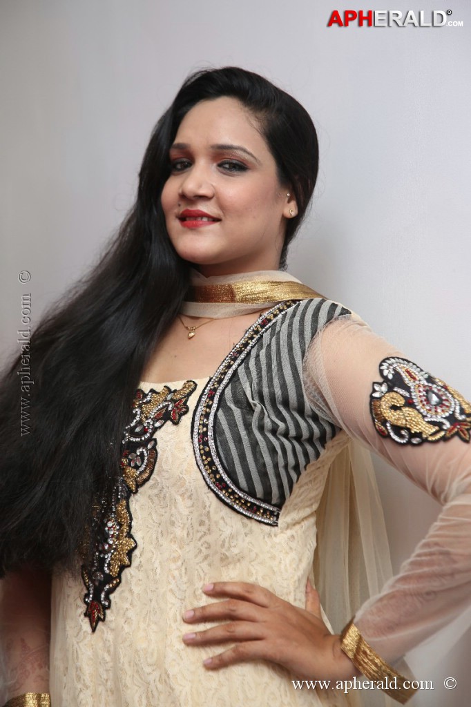 Kamna Jethmalani at Naveena Clinic Opening