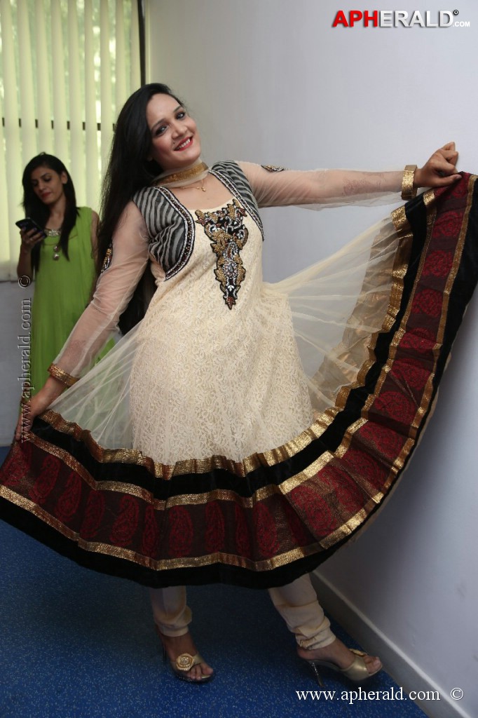 Kamna Jethmalani at Naveena Clinic Opening