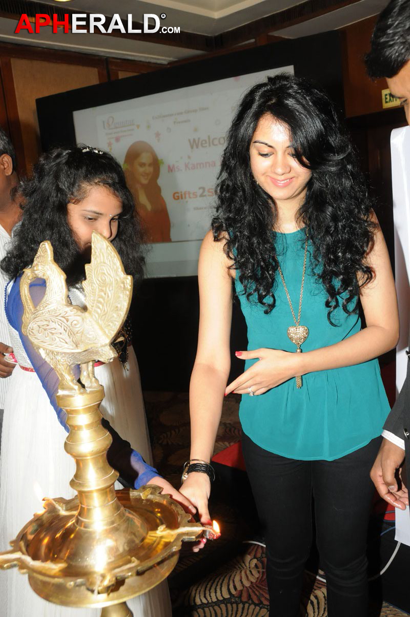 Kamna Jethmalani Launch Gift Surprise